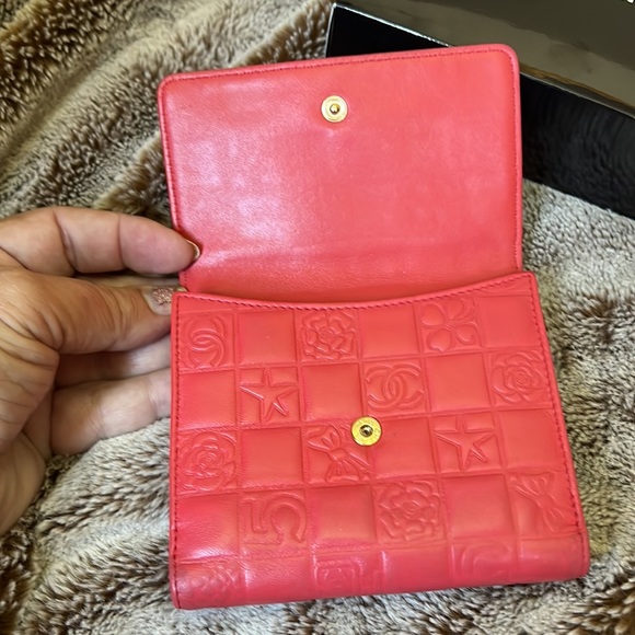 Authentic Chanel leather icon line wallet with red Lambskin leather - Picture 9 of 11
